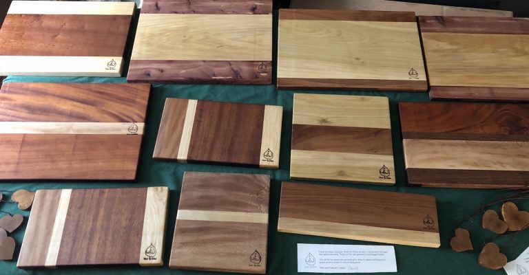 Several cutting boards and hearts